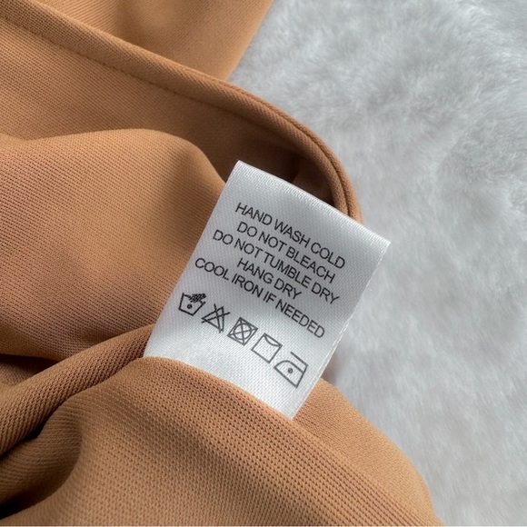 NWOT Song Of Style Via Bodysuit Off The Shoulder Brown Camel Long Sleeve - Picture 9 of 11